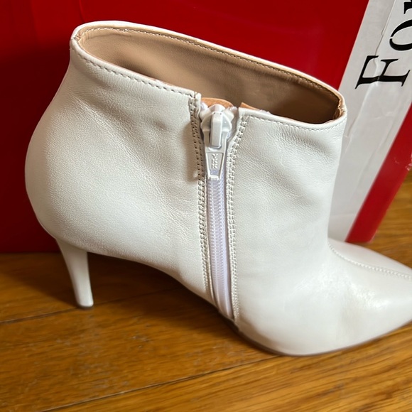 New in Box Formentini heeled boots. European 36 - Picture 15 of 17